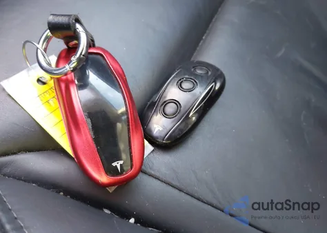 2015 Tesla Model S 70D/85D/P85D z USA, uszkodzony, nr VIN 5YJSA1H29FF089966